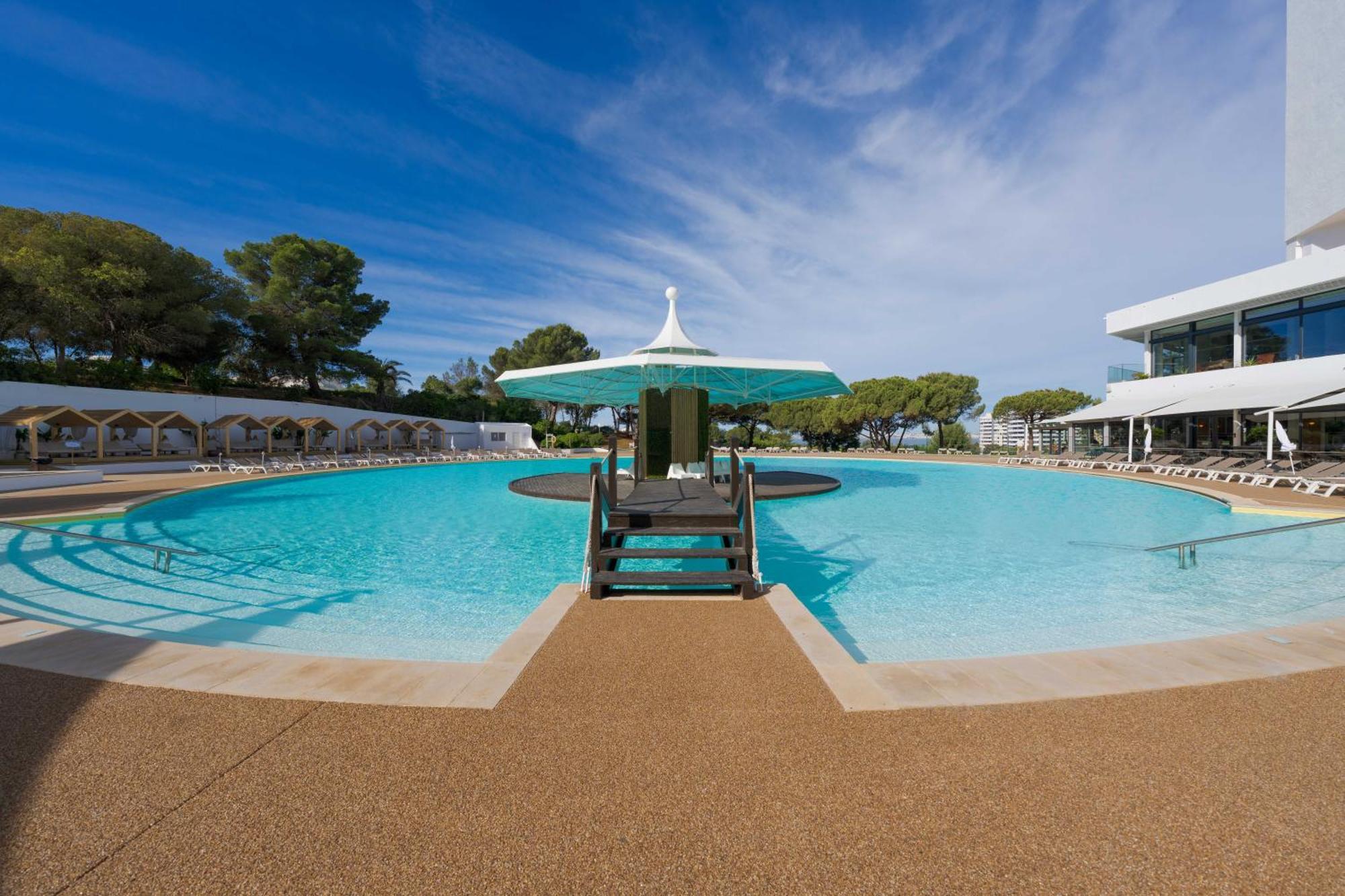 Pestana Blue Alvor Beach Exterior photo Club Med, Portals Nous, Mallorca, Spain